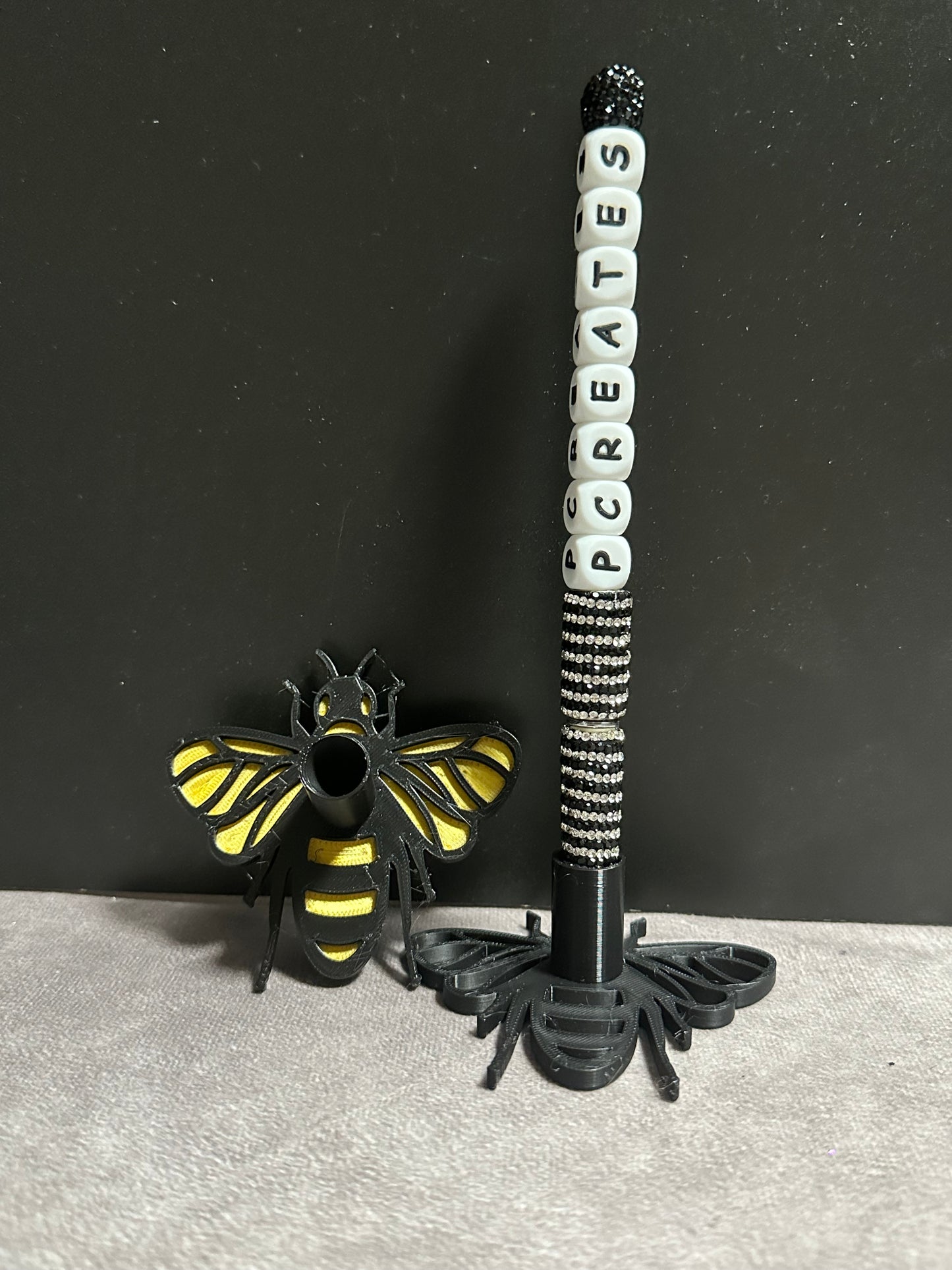 Bumble Bee Single Pen Stand